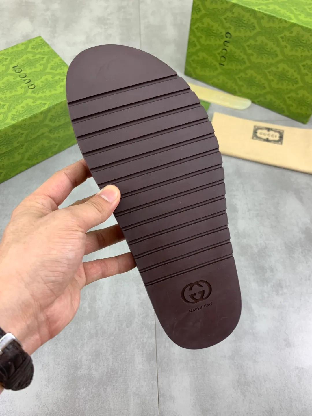 Men's Men's Shoes💰P320💰[New Style]🎁🎁🎁 High-quality GUCCI new casual slippers for the Year of the Snake, original official website, perfect workmanship, transmitting a kind of noble luxury, sublimating its definition of luxury in Gucci's high-end extraordinary craftsmanship. Original Gucci double G combination outsole, code number: 38-44 (45 customized)